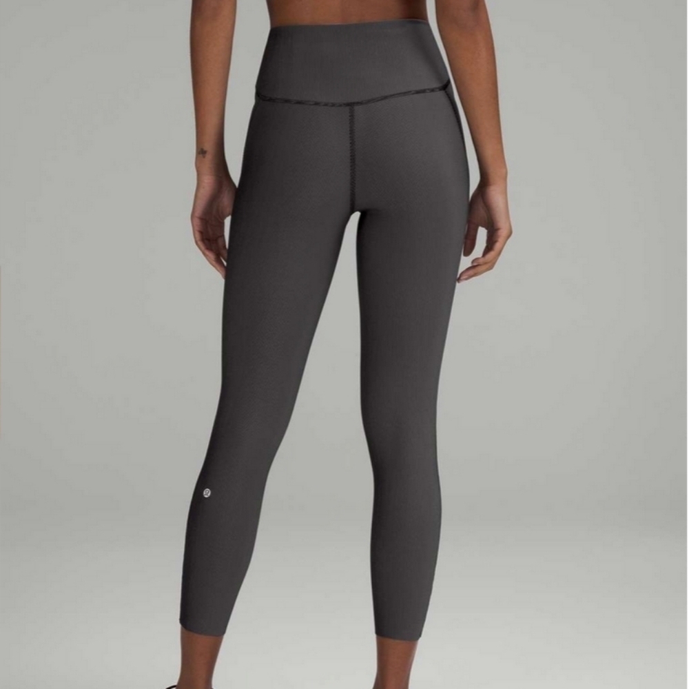 NWT Lululemon Base Pace High Rise Tight 25" 4 Two-toned Ribbed Black / Gull Grey - Picture 3 of 12